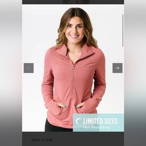 Zyia salmon pocket 1/2 zip NEW WITHOUT TAGS (small)